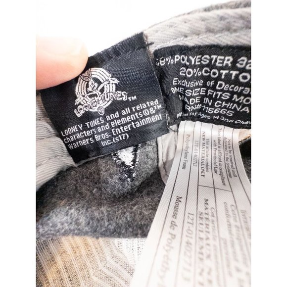 New Bugs Bunny with Looney Tune Characters Gray Wool Baseball Cap OS - Picture 5 of 7